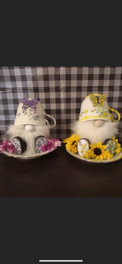 Teacup Crafts Coffee & Tea Cups, Gnomes Made Out Of Tea Cups, Tea Cup And Saucer Gnomes, Yea Cup Gnomes, Tea Cup Gnomes Instructions, Diy Teacup Gnome, Gnome Tea Cups, Coffee Cup Crafts Diy Projects, Crafts With Tea Cups