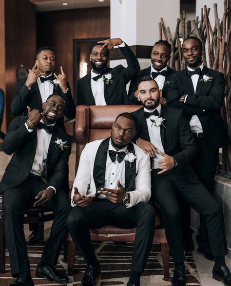 Groomsmen Attire Black Tuxedos, Groom Outfit Black Suit, All Black Wedding Groomsmen, Black Groomsmen And Bridesmaids, Grooms Men Poses, Black Suits For Groomsmen, All Black Wedding Black People, Black Wedding Party Photos, Wedding Poses Groomsmen