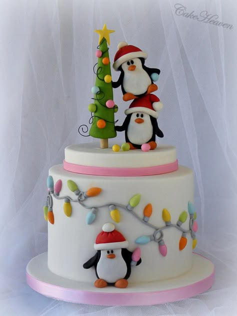 'Tis the season to be jolly!!! - Cake by Marlene - CakeHeaven Noel Cake, Christmas Cake Decoration, Winter Torte, Torte Creative, Cake Decoration Ideas, Christmas Cakes Easy, Penguin Cakes, Christmas Cake Designs, Torte Cupcake