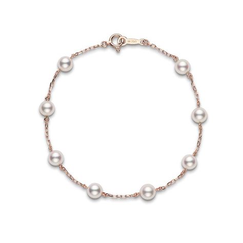 Mikimoto's Station Collection offers variety to everyday wear. The pieces are designed to be worn on their own as a statement, or layered with other classic Mikimoto designs for a more detailed look Mikimoto Jewelry, Station Bracelet, Mikimoto Pearls, Body Adornment, Rose Gold Chain, Pearl Collection, Rare Gemstones, Rose Gold Bracelet, Pearl Set