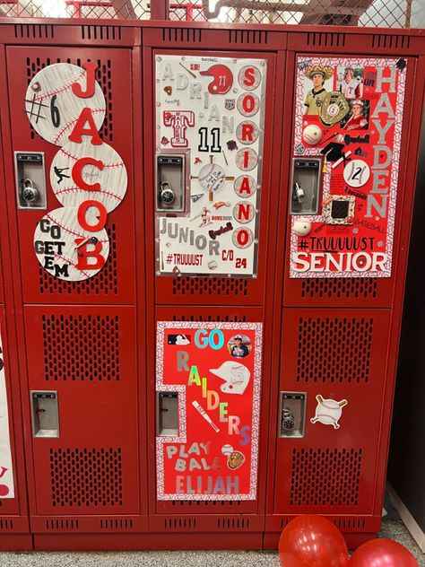 Varsity Locker Decorations, Football Locker Poster Ideas, High School Senior Locker Decoration, Baseball Locker Room Decorations, Locker Room Themes, Decorated Football Lockers, Locker Decorations Ideas For Sports, Sport Locker Decorations Ideas, Soccer Locker Room Decorations