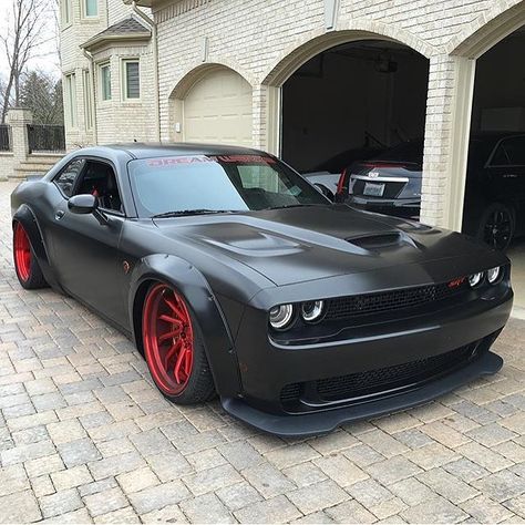 843 Likes, 9 Comments - Classic Muscle Cars (@musclecarsgrams) on Instagram: “Hellcat Challenger Photographer: @cam_jj Owner: @carltheeoriginal #MusclecarsGram” Hell Cat, Dodge Challenger Hellcat, Wallpaper Luxury, Dodge Challenger Srt Hellcat, Dodge Muscle Cars, Hellcat Challenger, Dodge Challenger Srt, Custom Muscle Cars, Us Cars