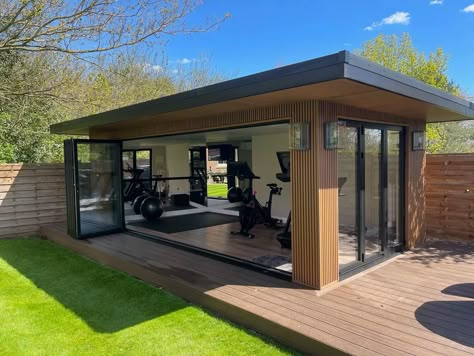 Home Gym Ideas Weights, Summer House Gym Ideas, Backyard Home Gym Ideas, Summer House Gym, Home Gym In Shed, Backyard Shed Gym, Outbuilding Gym, Garage Gym Conversion, Outdoor Home Gym Shed