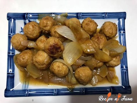 Filipino adobo meatballs recipe Adobo Meatballs, Lo Mein Beef, Meatballs With Sauce, Beef Broccoli Recipe, Salpicao Recipe, Spicy Meatballs, Adobo Recipe, Meatball Sauce, Beef Broccoli