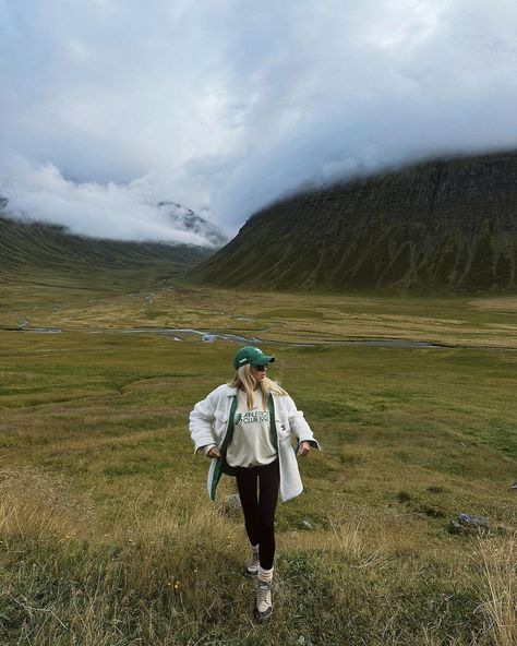 deplar farm, iceland 🤍 | Instagram Cute Mountain Outfits, Hiking Backpack Essentials, Iceland Instagram, Scotland Outfit, Iceland Fashion, Ireland Hiking, Alaska Outfits, Hiking Hacks, Iceland Pictures