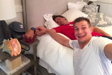 Tom Brady   called , and  Rob Gronkowski  came running...with mischievous plans.  The  New England Patriots  tight end pulled off a masterful April Fools' Day prank Friday after ... Gronk Patriots, Tom Brady Patriots, England Sports, New England Patriots Football, Rob Gronkowski, Patriots Fans, Fools Day, Julian Edelman, Patriots Football