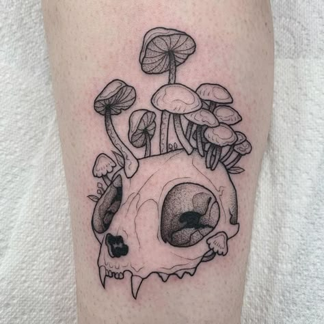 Mushroom Skull Tattoo, Skull With Mushrooms, Cottagecore Tattoo, Cat Skull Tattoo, Pokemon Guzma, Gothic Tattoos, Side Thigh Tattoos, Mushroom Tattoo, Magnolia Tattoo