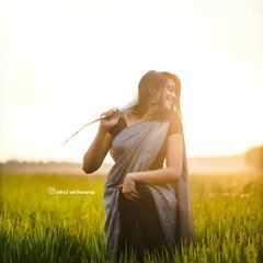 Kerala Images Official 100k🔵 (@kerala_images_official) • Instagram photos and videos Kerala Images, Village Photoshoot, Kerala Girl, Traditional Photoshoot, Poetry Posters, Photography Poses Women, Aesthetic Gif, Photoshoot Ideas, Nature Beauty