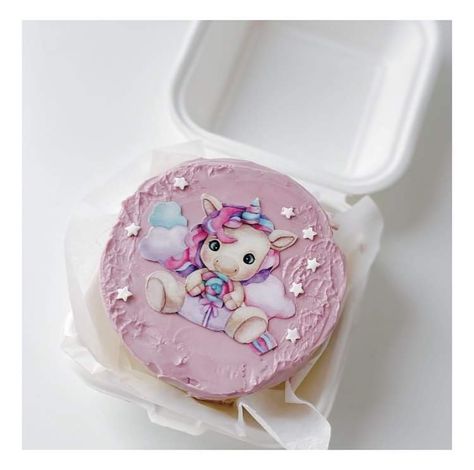 Unicorn Bento Cake, Cake Models, Diy Birthday Decorations, Pretty Birthday Cakes, Unicorn Cake, Diy Birthday, Birthday Decorations, Dish Soap, Birthday Cake