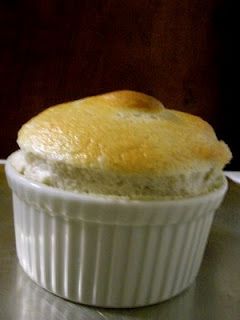 Banana soufflé Banana Souffle, Banoffee Cheesecake, Souffle Recipe, Passover Desserts, Recipe Banana, Souffle Recipes, Cheap Clean Eating, Ww Desserts, Vegetarian Sandwich