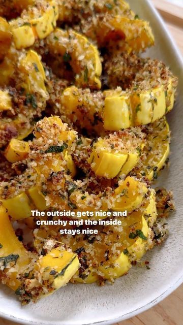 Nicole Keshishian Modic | KALEJUNKIE® on Instagram: "Follow @kalejunkie for more easy recipes!⁣ ⁣ PARMESAN CRUSTED DELICATA SQUASH! Squash season is my favorite season! If you love it too, you are going to LOVEEEE this recipe! Delicata squash is my favorite because you don’t need to peel the skin (one less step) and because it’s hearty, filling, and doesn’t take forever to cook! ⁣ ⁣ Makes 6 servings⁣ 2 delicata squash⁣ 3 tb olive oil (divided)⁣ 1/2 cup grated parmesan cheese (or vegan parmesan c Scallopini Squash Recipes, Delicate Squash Recipes, Kalejunkie Recipes, Delica Squash, Delectica Squash Recipe, Airfryer Delicata Squash, Delicata Squash And Zucchini, Delicata Squash Seeds Roasted, Parmesan Crusted Delicata Squash