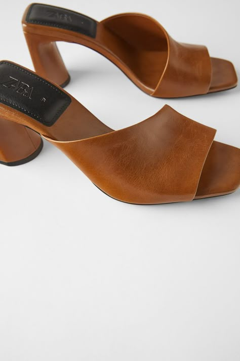 Zara Asymmetric Heeled Leather Slides Square Toe Heels, Shoes Design, Shoe Inspo, Trending Handbag, Shoe Design, Nude Heels, Leather Slides, If The Shoe Fits, Bags And Shoes