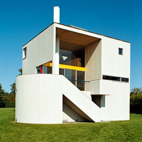 Gwathmey Residence and Studio in Amagansett, NY Charles Gwathmey, Usonian House, Steel Balustrade, Glazed Walls, Floating Stairs, Modern Buildings, Built Environment, Architectural Digest, Architecture Building