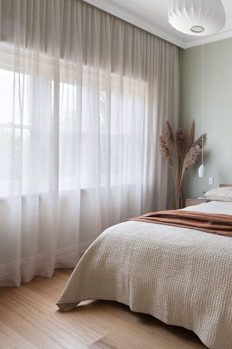 White Curtains Living Room, Sheer Curtains Bedroom, White Curtains Bedroom, Sheers Curtains Living Room, Floor To Ceiling Curtains, Small Bedroom Designs, Curtain Ideas, White Curtains, Home Modern