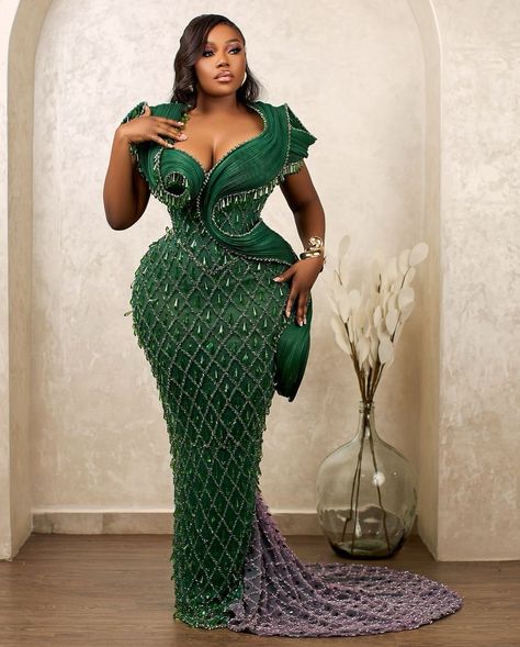 #AsoEbiBella: Achieve a Flawless Wedding Guest Slay Green Asoebi, Asoebi Style, Lace Dress Classy, Beaded Corset, Nigerian Lace Styles Dress, Nigerian Lace Styles, Luxury Green, Long African Dresses, Classy Gowns