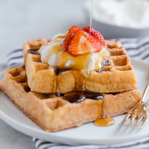 These buttermilk waffles are easy to make and ensure fluffy and crisp waffles each and every time. A must-have recipe for those extra-special mornings! Buttermilk Waffles Recipe, Cream Sandwich Cake, Brown Eyed Baker, Buttermilk Waffles, Ice Cream Sandwich Cake, Sandwich Cake, Cream Sandwich, Waffle Iron, Waffle Recipes