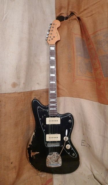 Fender Jazzmaster 1974 Black Fender Guitars Telecaster, Fender Stratocaster Red, Jazzmaster Guitar, Fender Jazzmaster, Acoustic Guitar Music, Black Guitar, Electric Guitar Design, Guitar Obsession, Guitar Photos