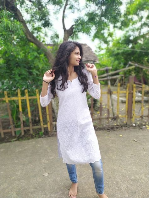 White Kurta+ Jeans 🥰 White Chicken Kurti Designs With Jeans, White Kurti Designs With Jeans, White Chicken Kurti, White Kurta With Jeans, White Kurti With Jeans, Black Blouse Designs, White Kurti, Kurti With Jeans, Chicken Dress