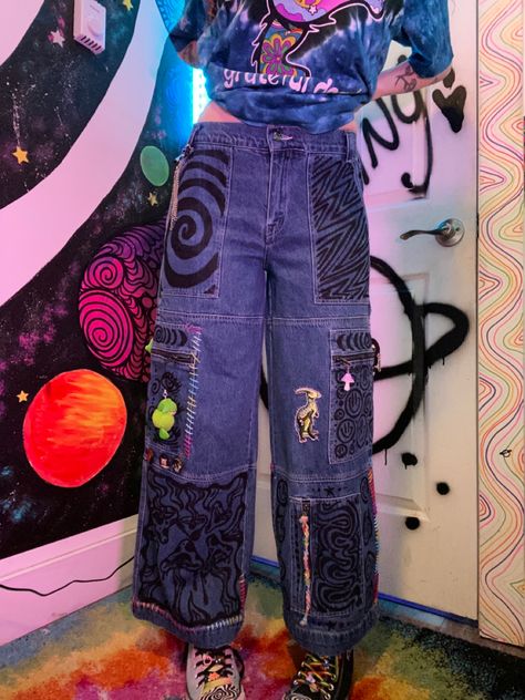 Clothes Dye, Alt Style Outfit, Trippy Aesthetic, Alt Style, Upcycle Clothes Diy, Pet Snake, Diy Clothes Design, Denim Diy, Kawaii Clothes