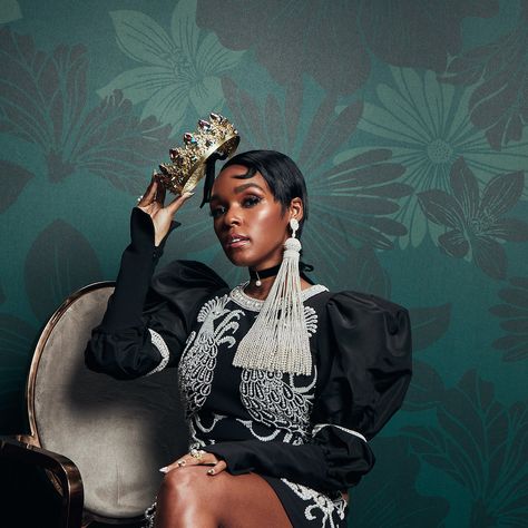 Janelle Monáe Celebrates Womanhood With New Video 'PYNK' | Tessa Thompson also makes an appearance in the pink-tinted video, following her appearance in Monáe's 'Make Me Feel.'Tessa Thompson also makes an appearance in the pink-tinted video, following her appearance in Monáe's 'Make Me Feel.' Janelle Monae, Janelle Monáe, Tessa Thompson, Celebrity Portraits, Hollywood Celebrities, Girls Rock, Blue Aesthetic, Beautiful Black Women, In Hollywood