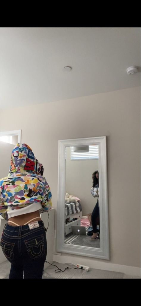 Bape Hoodie Outfit Y2k, Bape Jacket Outfit Women, Bape Hoodie Outfit, Pink Bape Hoodie, Outfit Ideaa, Bape Jacket, Bape Outfits, Bape Hoodie, Y2k Fits