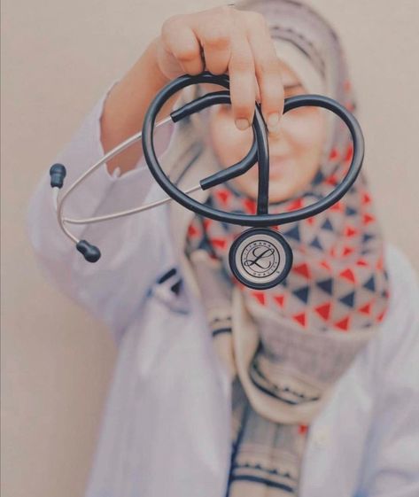 #MedicoO #psy Sthetoscope Medical Wallpaper, Doctor Outfit, Medical Wallpaper, Pink Wallpaper Girly, Best Friend Quotes For Guys, Medical Outfit, Arabian Beauty Women, Pakistani Fancy Dresses, Instagram Ideas Photography