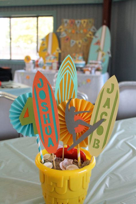 BD ideas Beach Party Centerpieces, Surfer Party, Surf Birthday Party, Surf Birthday, Birthday Party Table Decorations, Surf Party, Surfer Boy, Luau Birthday Party, Beach Birthday Party