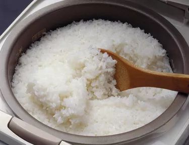 Oster Rice Cooker Instructions | eHow Aroma Rice Cooker, Rice Cooker Recipes, Dry Rice, Dry Coconut, Holiday Favorite Recipes, Rice Cookers, How To Cook Rice, Steamed Rice, Shredded Coconut