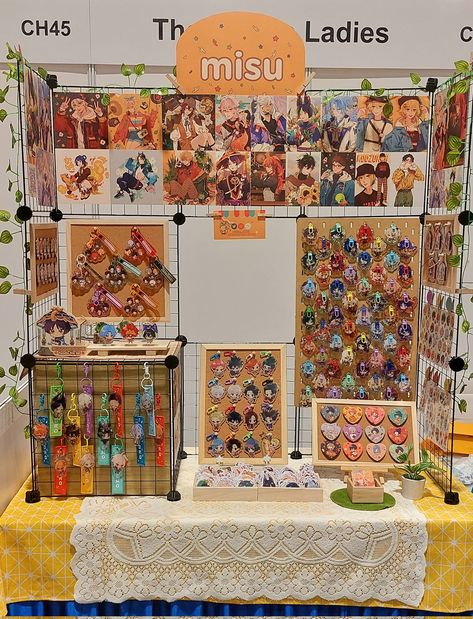 Anime Convention Booth, Artist Alley Display Ideas, Art Festival Booth Display, Artist Alley Table, Artist Alley Booth, Artist Alley Display, Festival Booth Display, Artist Booth, Art Festival Booth