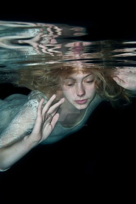 Kunstjournal Inspiration, Human Reference, Body Reference Poses, Pre Raphaelite, Human Poses Reference, Foto Poses, Poses References, Human Poses, Under Water