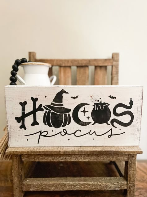 Hocus Pocus Decor, Aesthetic Halloween Wallpaper, Halloween Signs Diy, Nail Designs Halloween, Halloween Wood Signs, Halloween Wood Crafts, Farmhouse Halloween, Halloween Tattoo, Home Decor Wood