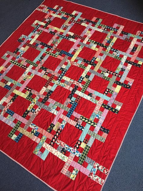 Red Quilts Ideas, Crumb Quilts Ideas, Quilt Baby, Jelly Roll Quilt Patterns, Red Quilts, Scrappy Quilt Patterns, Quilt Care, String Quilts, Scrap Quilt Patterns