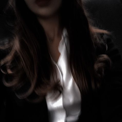 Female Ceo Aesthetic, Lying Aesthetic, The Inheritance Games Aesthetic, Inheritance Games Aesthetic, Old Money Academia, The Hawthorne Legacy, Ceo Aesthetic, Hawthorne Legacy, Avery Grambs