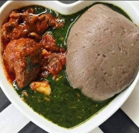 Ewedu soup Prepared and it's great to be eaten with Amala Nigeria Food, African Recipes Nigerian Food, Yoruba People, Wedding Cake Recipe, Nigerian Food, Food Babe, Snap Food, African Food, Be Prepared