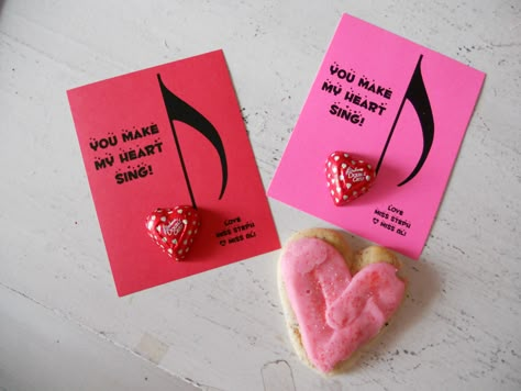 Unique Valentines Cards, Valentines Day Office, Music Party Decorations, Party Decorations Ideas, Ideas Valentines Day, Happy Valentines Day Images, Valentine Gifts For Kids, Music Crafts, Happy Valentines Day Card