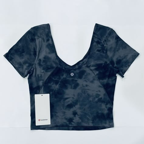 Lululemon Align Shirt, Lululemon Tee Shirt, Lululemon Wishlist, Lululemon Clothes, Cheer Tips, Lululemon Shirts, Lulu Outfits, Lululemon Shirt, Running Outfits