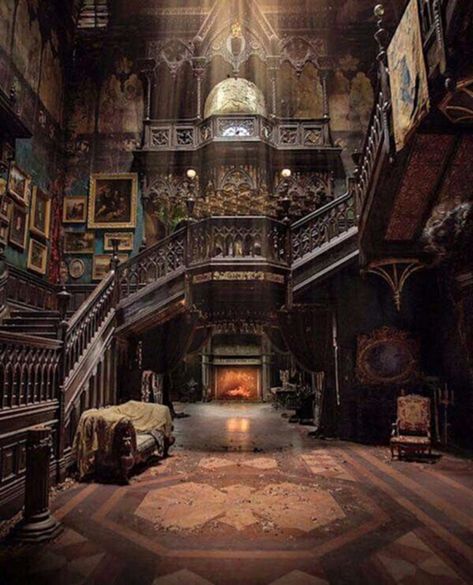 Gothic Home Interior, Gothic Interior, Victorian Interior, Gothic Ideas, Victorian Interiors, Crimson Peak, Victorian Mansions, Abandoned House, Abandoned Mansions