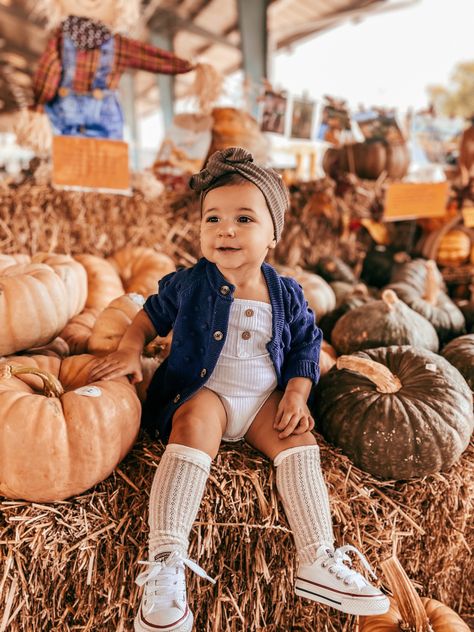 Pumpkin Patch Outfit Toddler Girl, Pumkin Patch Pictures, Baby Pumpkin Patch Outfit, Baby Girl Style, Pumpkin Patch Pictures, Patch Outfit, Pumpkin Patch Outfit, Foto Baby, Baby In Pumpkin