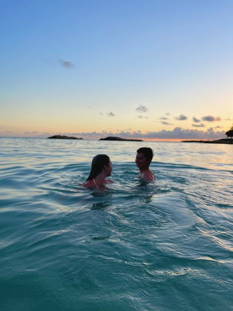 Couple In Ocean Aesthetic, Hawaii Couples Aesthetic, Vacation With Girlfriend, Vacation Relationship Goals, Couples On Vacation Aesthetic, Couple In Hawaii Aesthetic, Australia Couple Aesthetic, Couple Travelling Aesthetic, Couples Vacation Aesthetic