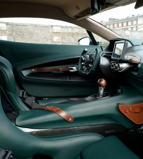 Aston Martin Victor, Inside The Car Aesthetic, 240z Datsun, Classic Aston Martin, Aston Martin Cars, Inside Car, Inside The Car, Aston Martin Lagonda, Aesthetic Car