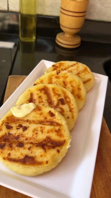 Bien Tasty, Arepas Recipe, Colombian Food, Mexican Food Recipes Easy, Sandwiches For Lunch, Exotic Food, Sweet Snacks Recipes, Foodie Recipes, Food Obsession