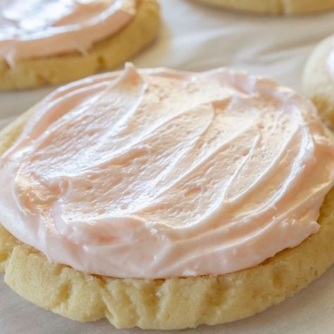 People Are Obsessed with Utah’s Pink Cookies—Here’s How to Make Them Pink Sugar Cookie Recipe, Swig Sugar Cookies, Lofthouse Cookies, Pink Cookies, Pink Sugar, Sugar Cookies Recipe, Taste Of Home, Cookie Desserts, Copycat Recipes