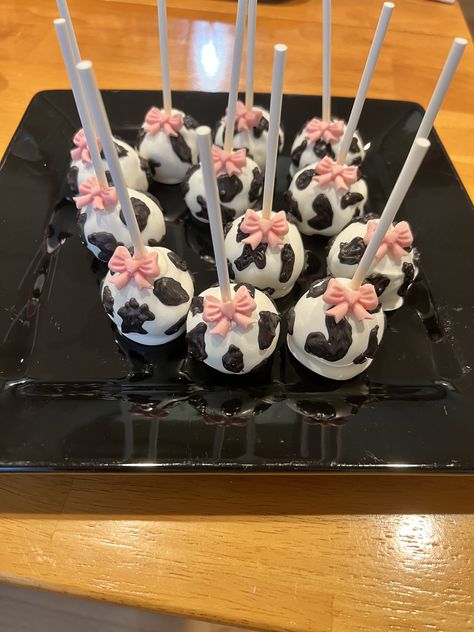 Pink Cowgirl Cake Pops, Cow Print Party Treats, Cow 18th Birthday, Cowprint Cake Pops, Cow Themed Cake Pops, Cow Birthday Treats, Cow Cake Pops Diy, Cow Number Cake, Cowgirl Cakepops