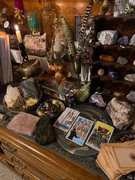 Spiritual Room Aesthetic, Crystal Shop Aesthetic, Vibey Rooms, Hippie Room, Witchy Room, Witch Room, Crystal Room, Mind Palace, Hippy Room