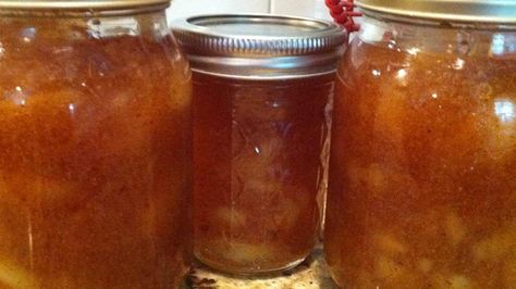 Grandma grew up in rural NC and always made these for the family. They are so… Pear Jelly Recipes, Pear Preserves, Canning And Preserving, Pear Butter, Pear Jam, Sliced Pears, Pear Recipes, Jam And Jelly, Jelly Recipes