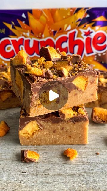 Crunchie Slice, Easy Desserts For Kids, Crunchie Bar, No Bake Slices, Peanut Butter Oatmeal Bars, Super Easy Desserts, Peanut Butter Oatmeal, Digestive Biscuits, Slices Recipes