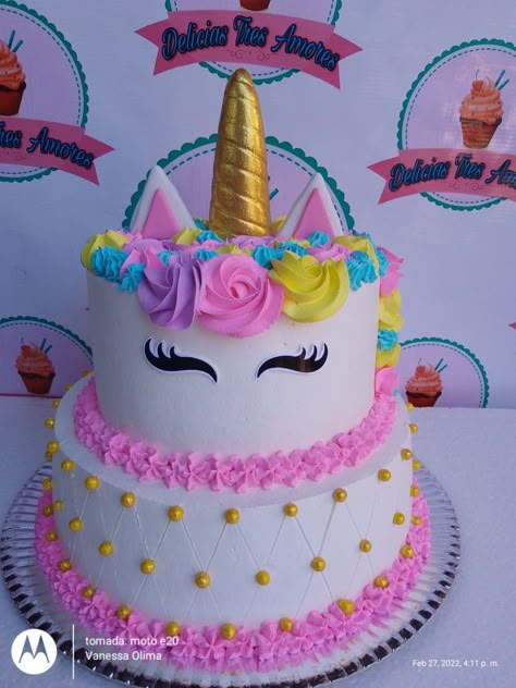 Unicorn Birthday Cake Ideas, Cake Coloring Pages, Unicorn Birthday Party Cake, Cake Coloring, 4de Verjaardag, Unicorn Birthday Party Decorations, Unicorn Themed Birthday Party, Frozen Birthday Cake, Rainbow Birthday Cake