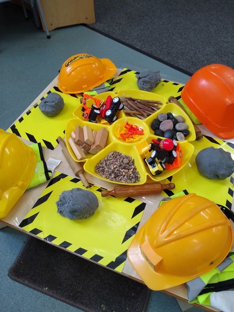 Preschool Dramatic Play Themes, Occupations Activities Preschool, Construction Lesson Plans Preschool, Building Study Creative Curriculum, Montessori Centers, Construction Preschool Activities, Preschool Building Theme, Construction Preschool, Construction Activities Preschool