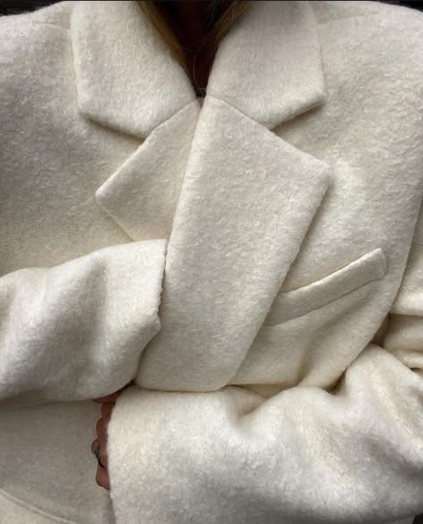 White Coat Aesthetic, Nordstrom Aesthetic, Classy Aesthetic, Beige Aesthetic, White Coat, Winter Aesthetic, White Aesthetic, Mode Inspiration, Outfits Aesthetic