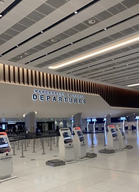 Italy Airport Aesthetic, Manchester Airport Aesthetic, Life Visualization, Hawaii Airport, Uk Airport, Cute Background For Zepeto, Plane Window View, Airport Vibes, Plane Photos